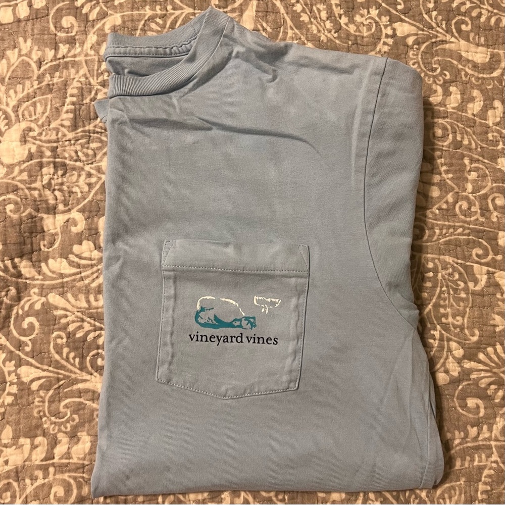 Vineyard Vines t-shirt